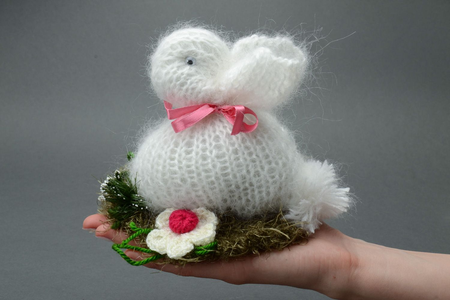 Jouet lapin tricoté au crochet laine angora mohair blanc fait main cadeau enfant photo 5