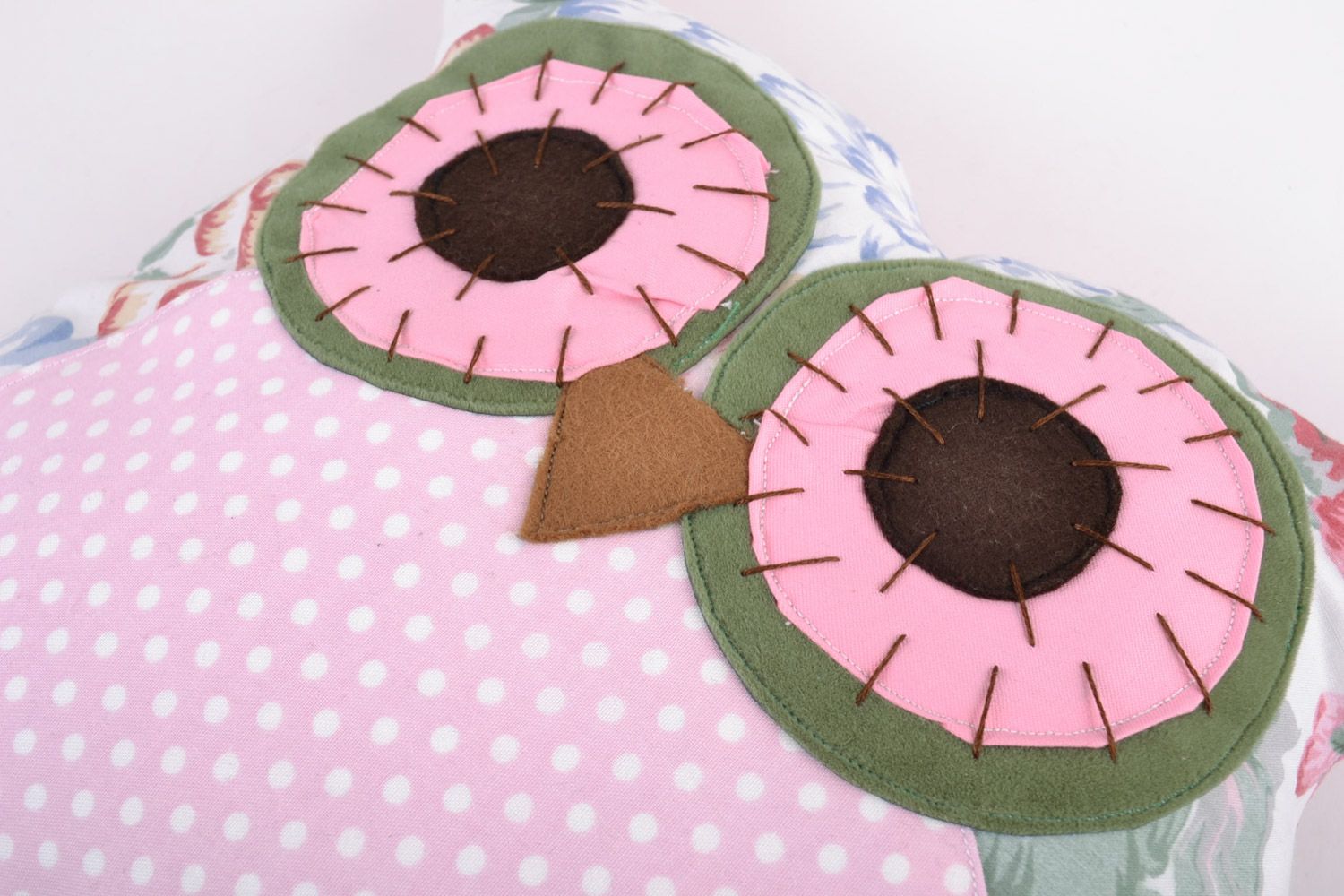 Мягкая игрушка-подушка в виде совы из ткани ручная работа для декора и детей фото 3