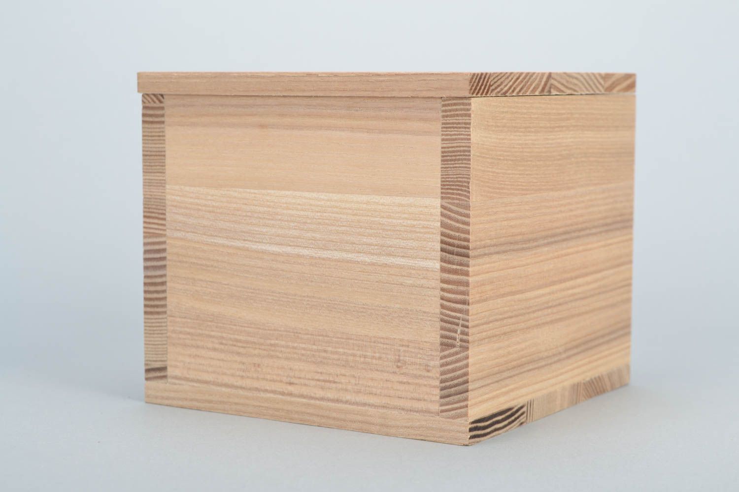 Semilavorato da creatività fatto a mano a forma di scatola di legno naturale foto 1