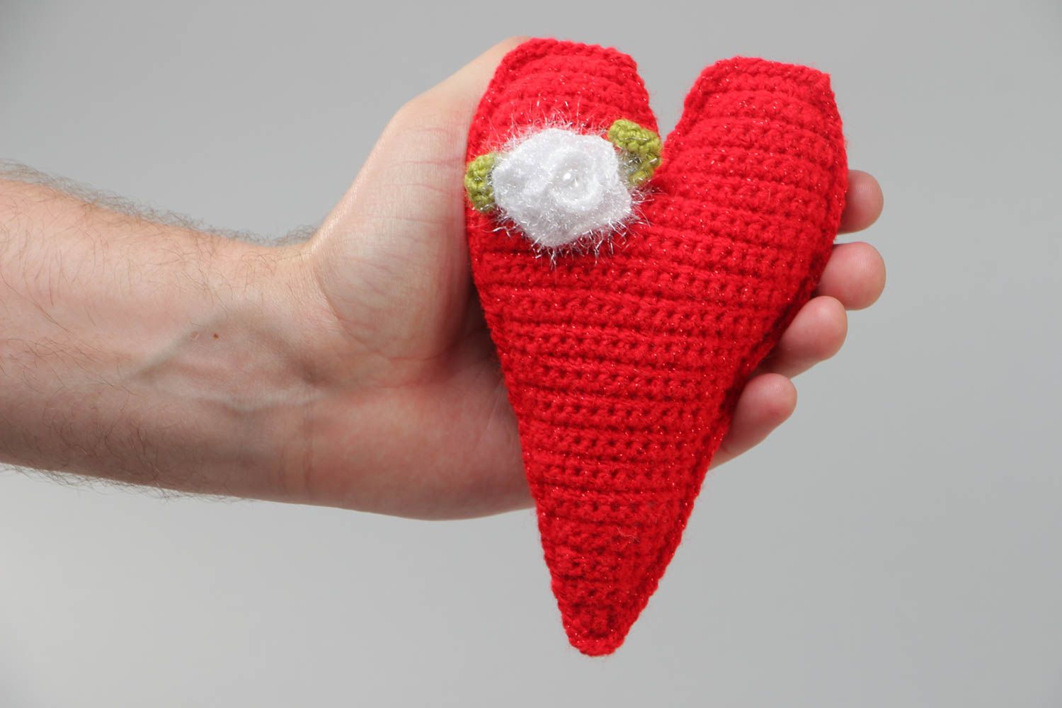 Imán decorativo artesanal tejido a mano con forma de corazón rojo grande foto 5