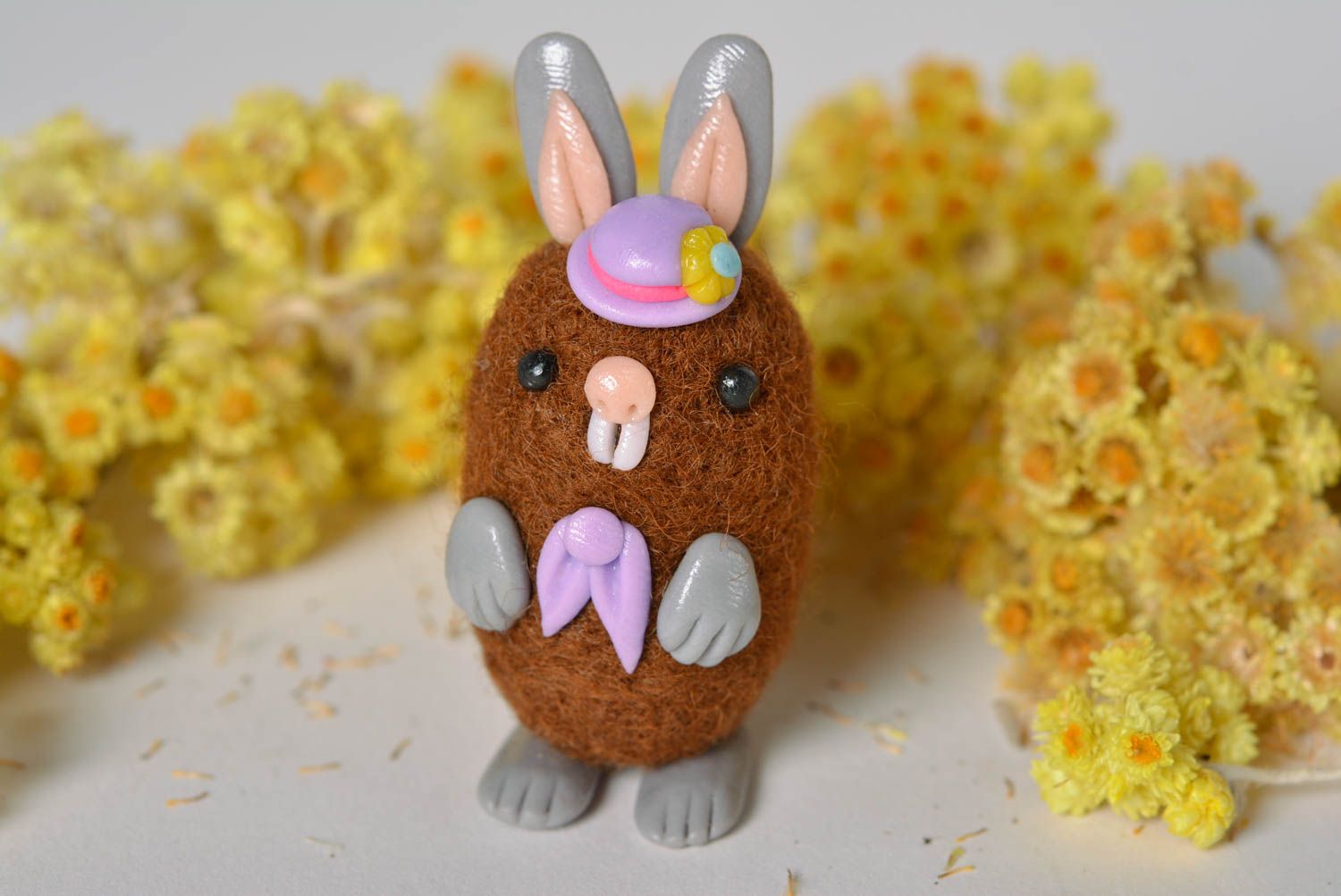 Handmade brauner Kuscheltier Hase Geschenke für Kinder Haus Deko aus Wolle foto 3