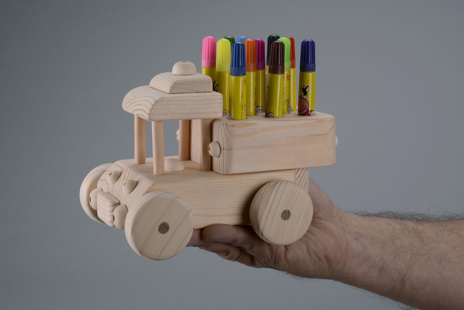 Macchina giocattolo fatto a mano giocattolo di legno giocattolo da bambino foto 4