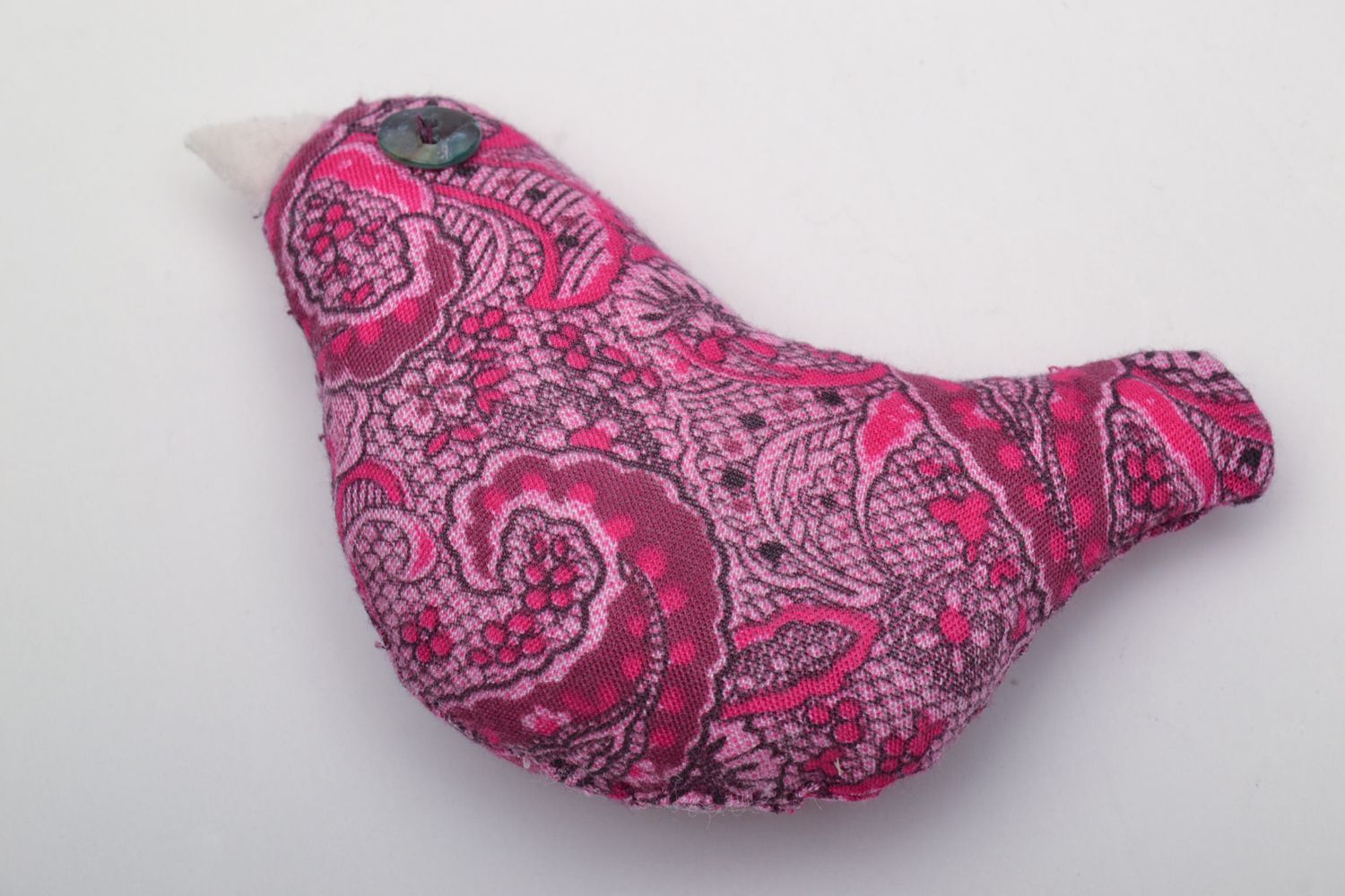Petit jouet décoratif en tissu naturel fait main en forme d'oiseau violet photo 2