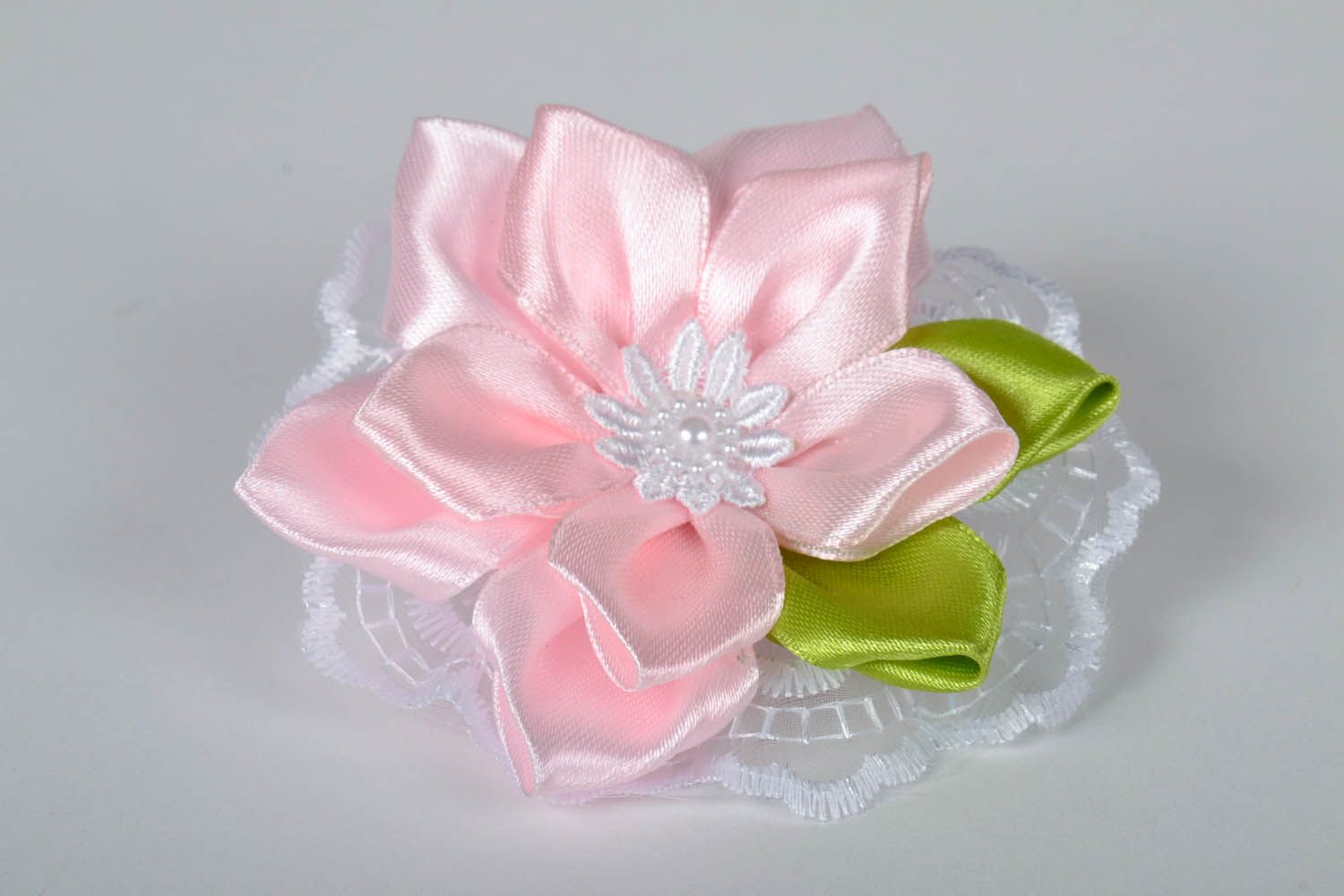 Elástico de cetim em forma de uma flor bonito para cabelo acessórios de cabelo femininos artesanais  foto 2