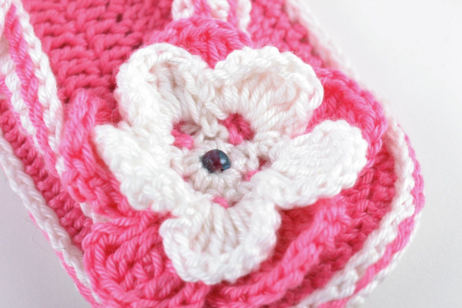 Small pink handmade knitted baby booties sandals with flower for girl photo 3