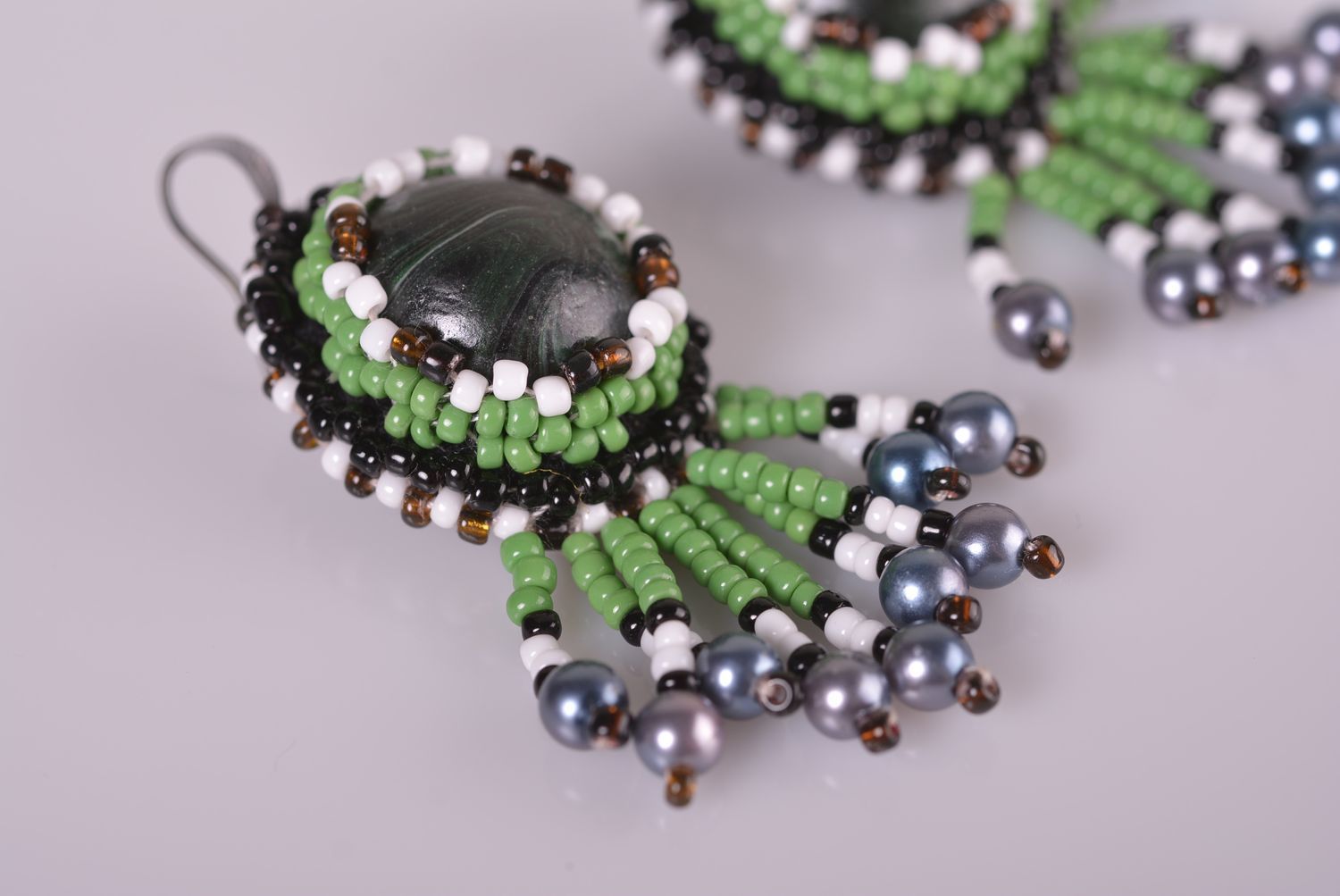 Boucles d'oreilles pierres Bijou fait main vertes pendantes Cadeau pour femme photo 3