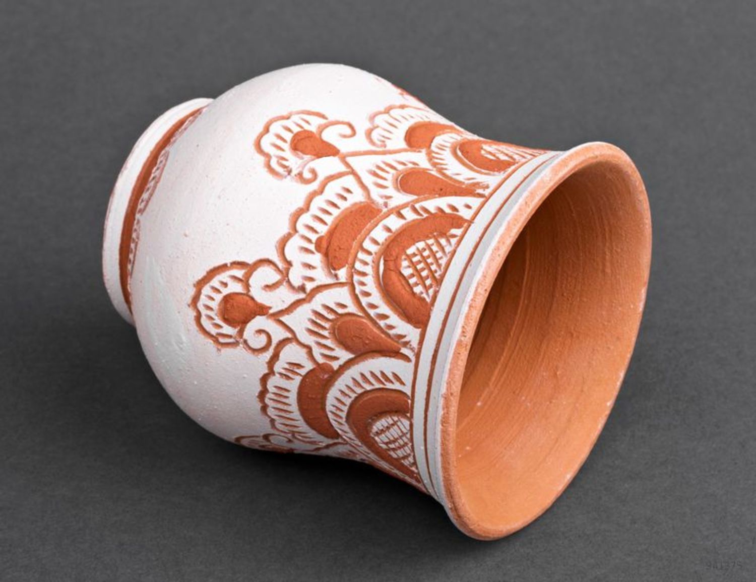White and brown color clay decorative drinking cup without handle photo 2