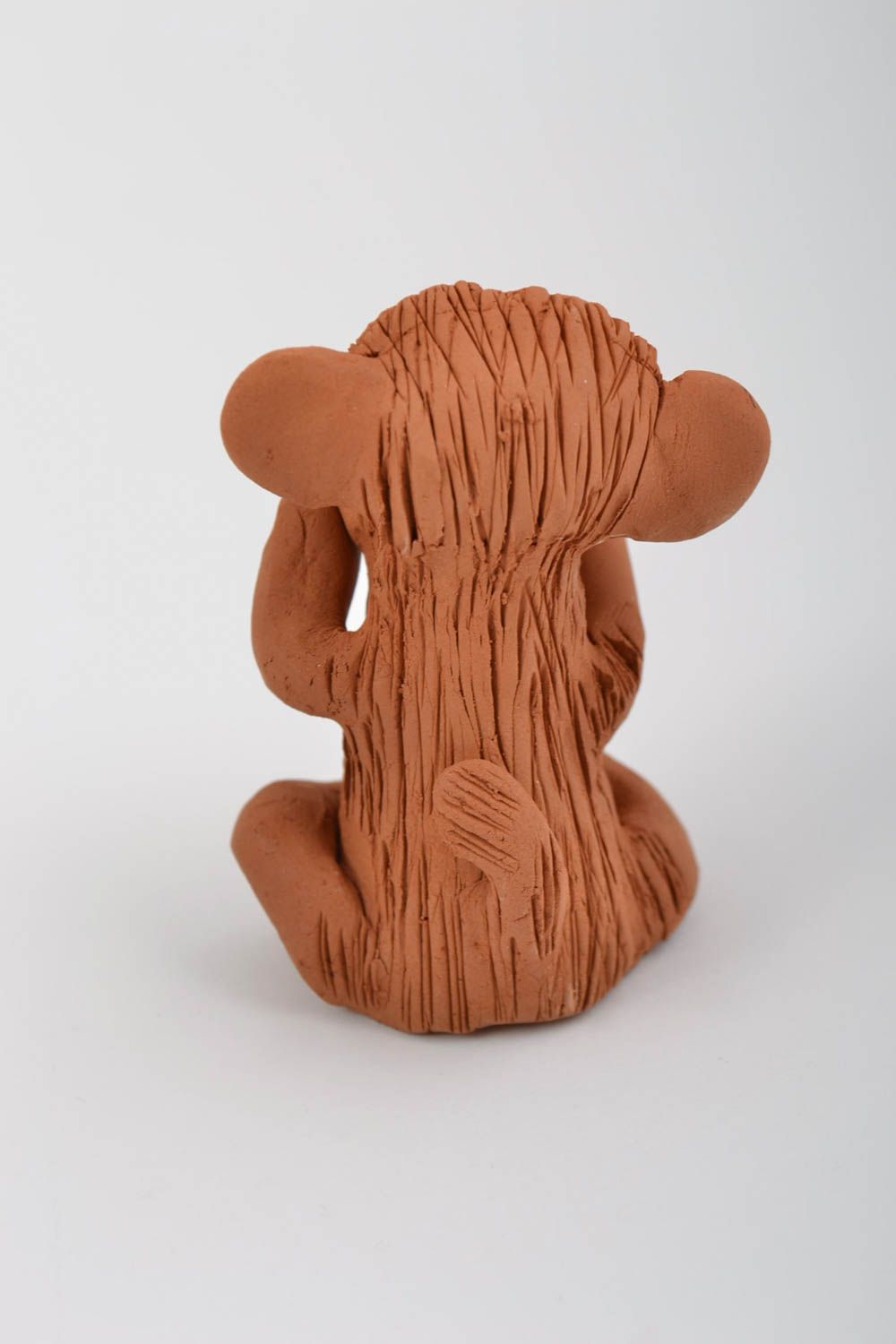 Statuina decorativa fatta a mano in ceramica scimmia divertente marrone
 foto 4