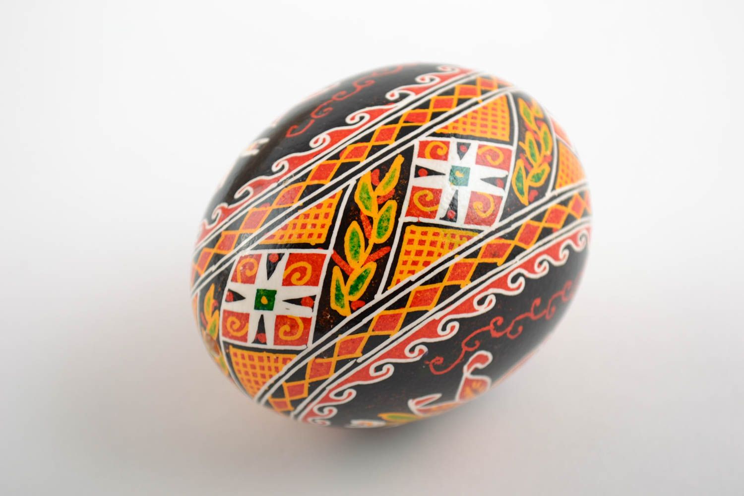 Huevo de Pascua pintado con acrílicos artesanal bonito foto 4