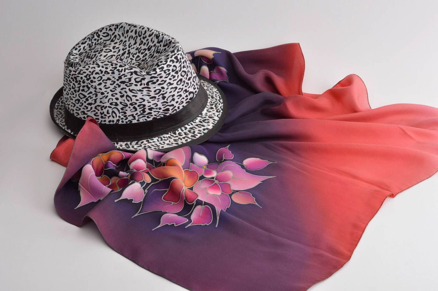 Красочный платок ручной работы платок из шелка оригинальный платок с цветочками фото 1