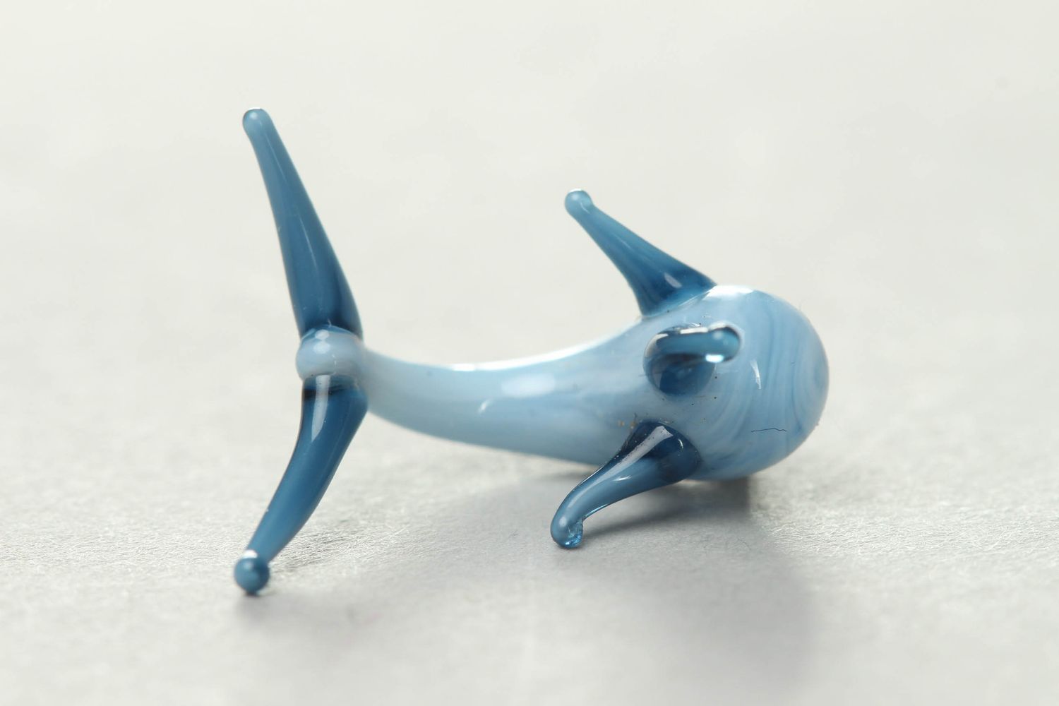 Figura artesanal de vidrio Delfín  foto 2