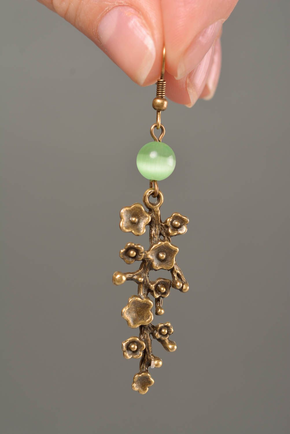 Boucles d'oreilles en métal avec perles en pierre pendantes faites main fleurs photo 2