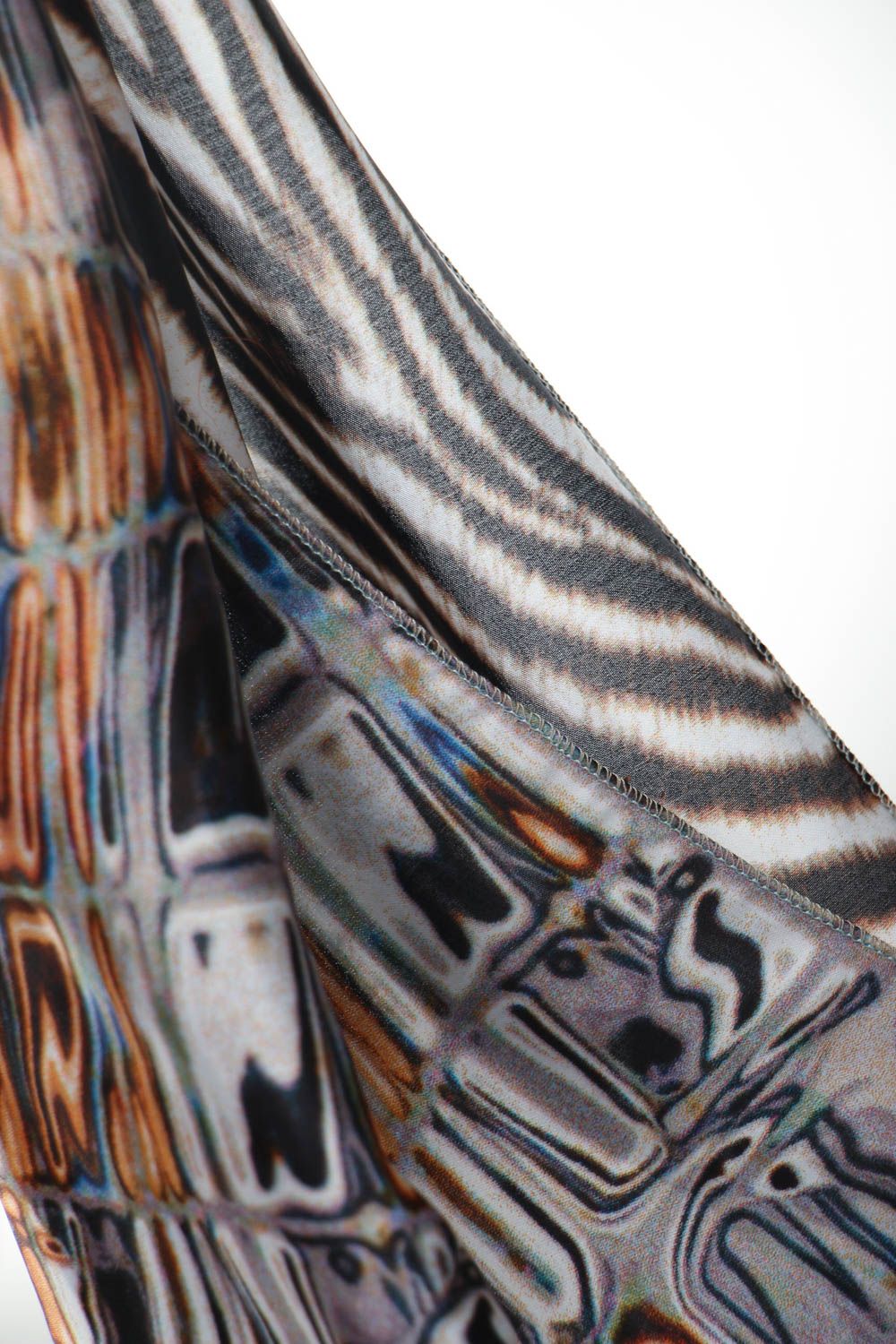 Sciarpa bella di seta fatta a mano accessorio da donna originale con pietre
 foto 4