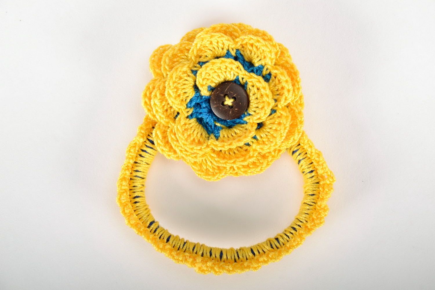 Handmade knitted scrunchy photo 3