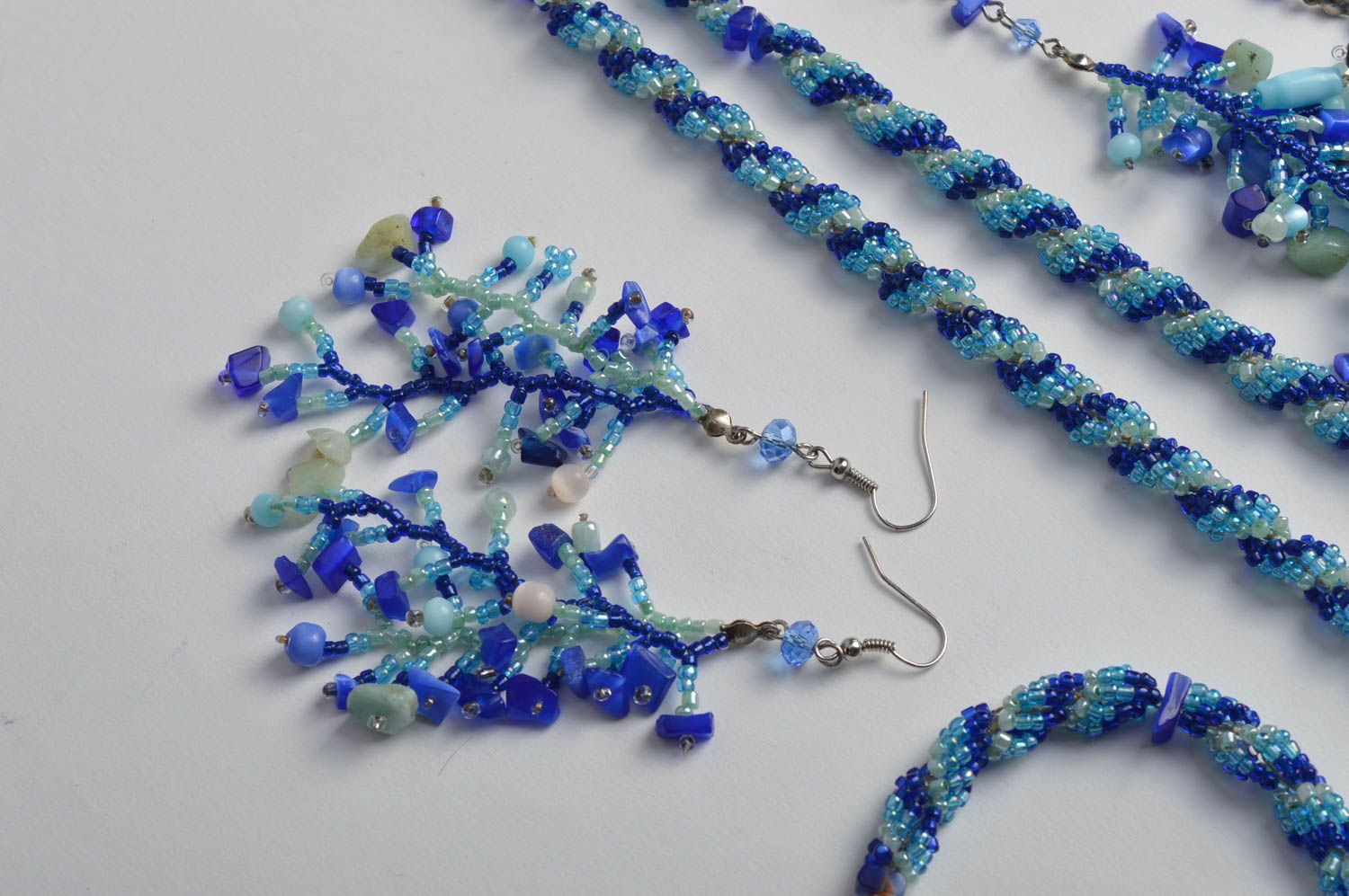 Seed beaded handmade accessories designer jewelry set of lariat and earrings photo 4