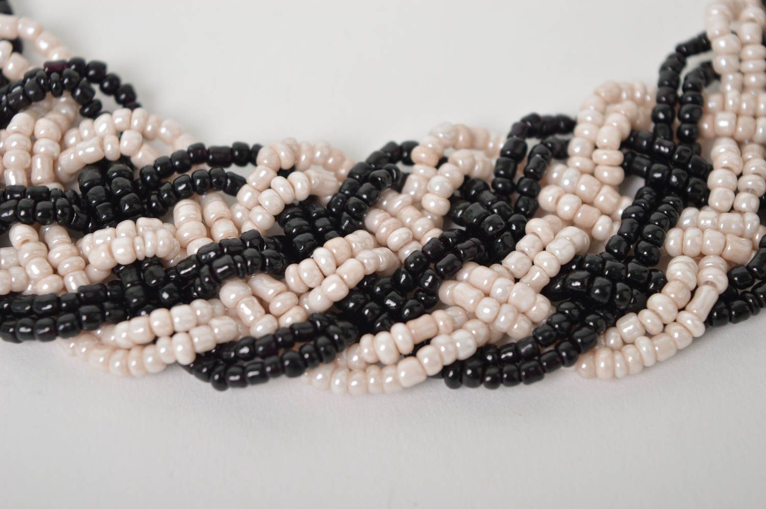 Seed bead jewelry stylish fashion necklace made of seed beads fashion jewelry photo 3