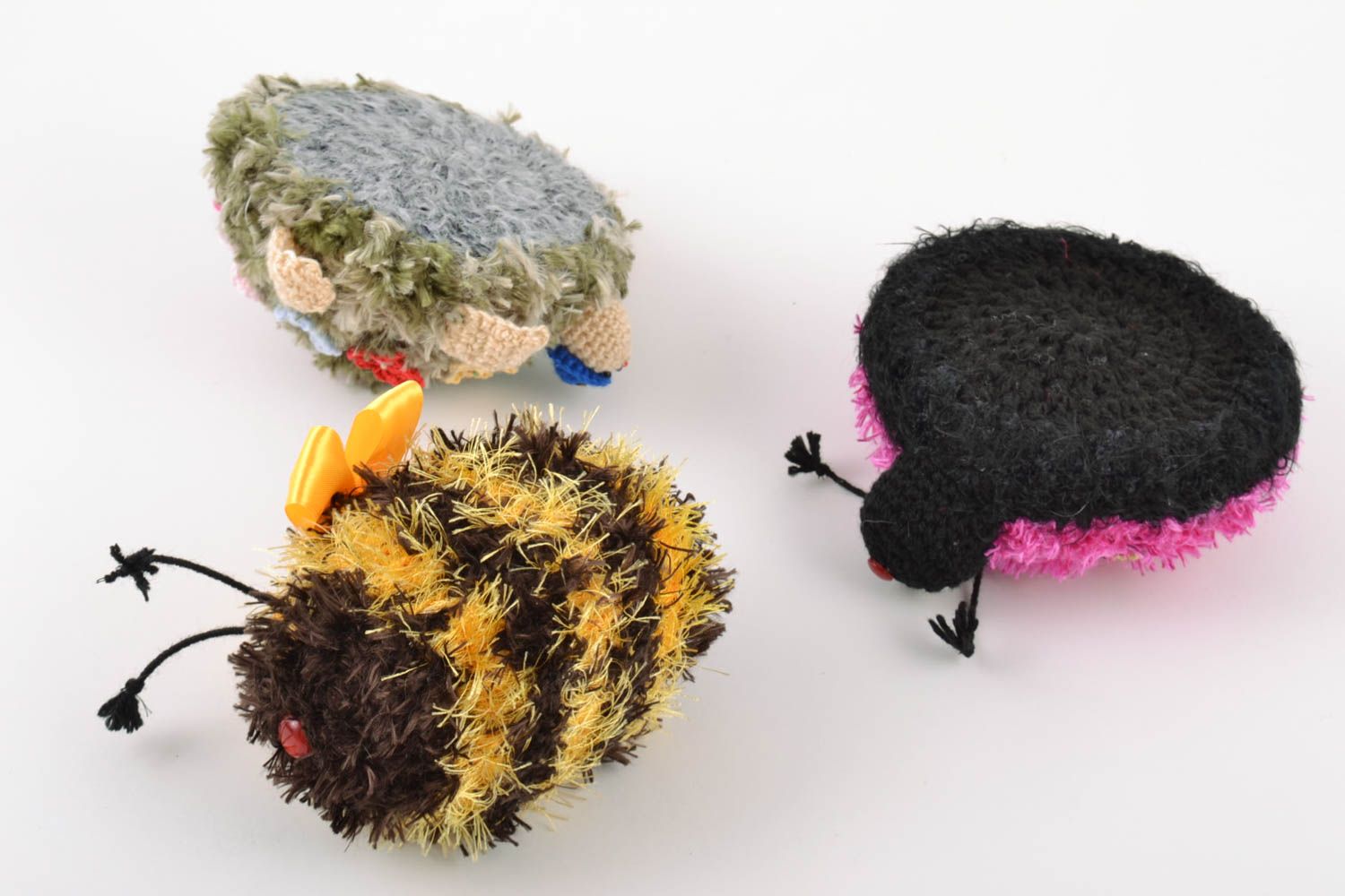 Маленькие мягкие игрушки ручной работы 3 штуки черепашка божья коровка и пчелка фото 5