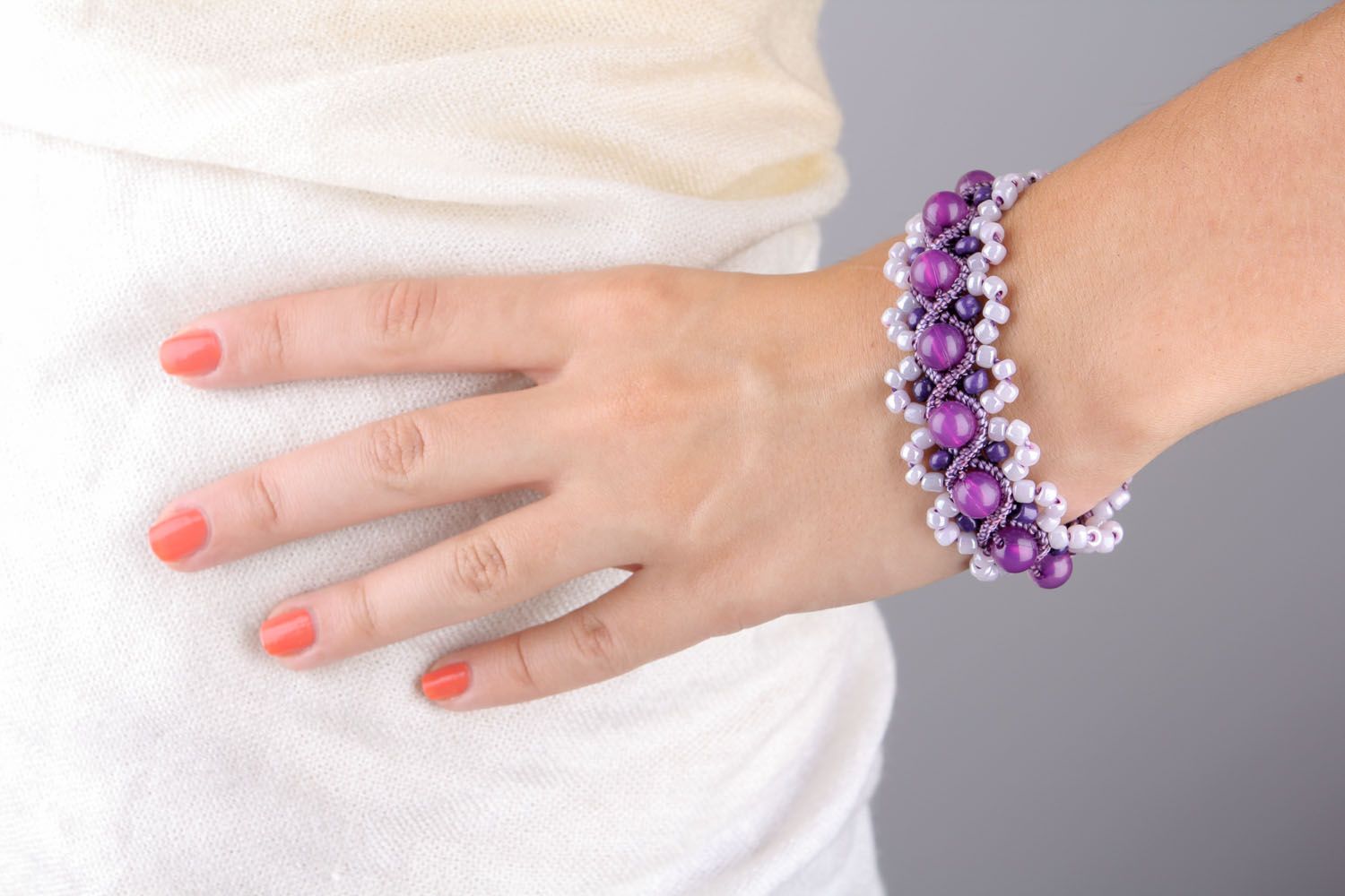 Lilac wrist bracelet photo 1