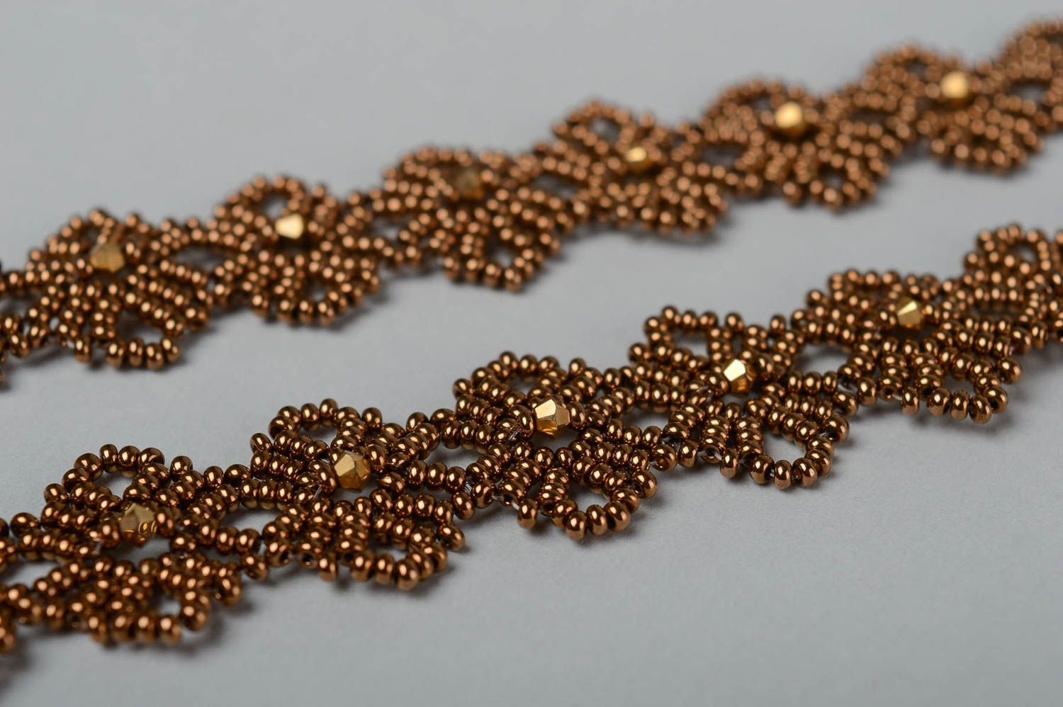 Колье из бисера украшение ручной работы ожерелье из бисера ажурное коричневое фото 3