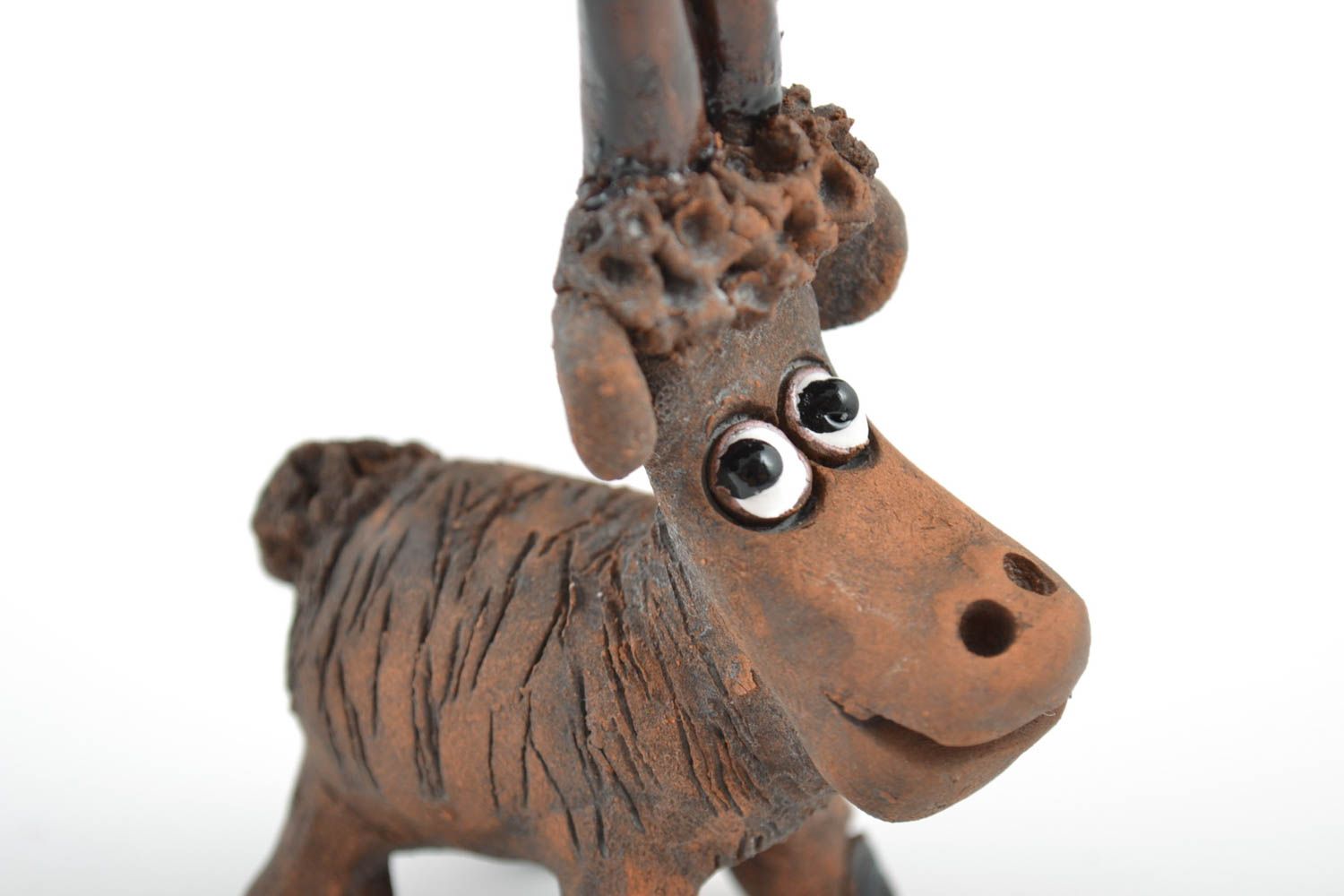 Kleine handmade Keramik Figur Ziegenbock mit Acryl Bemalung für Ethno Interieur foto 3