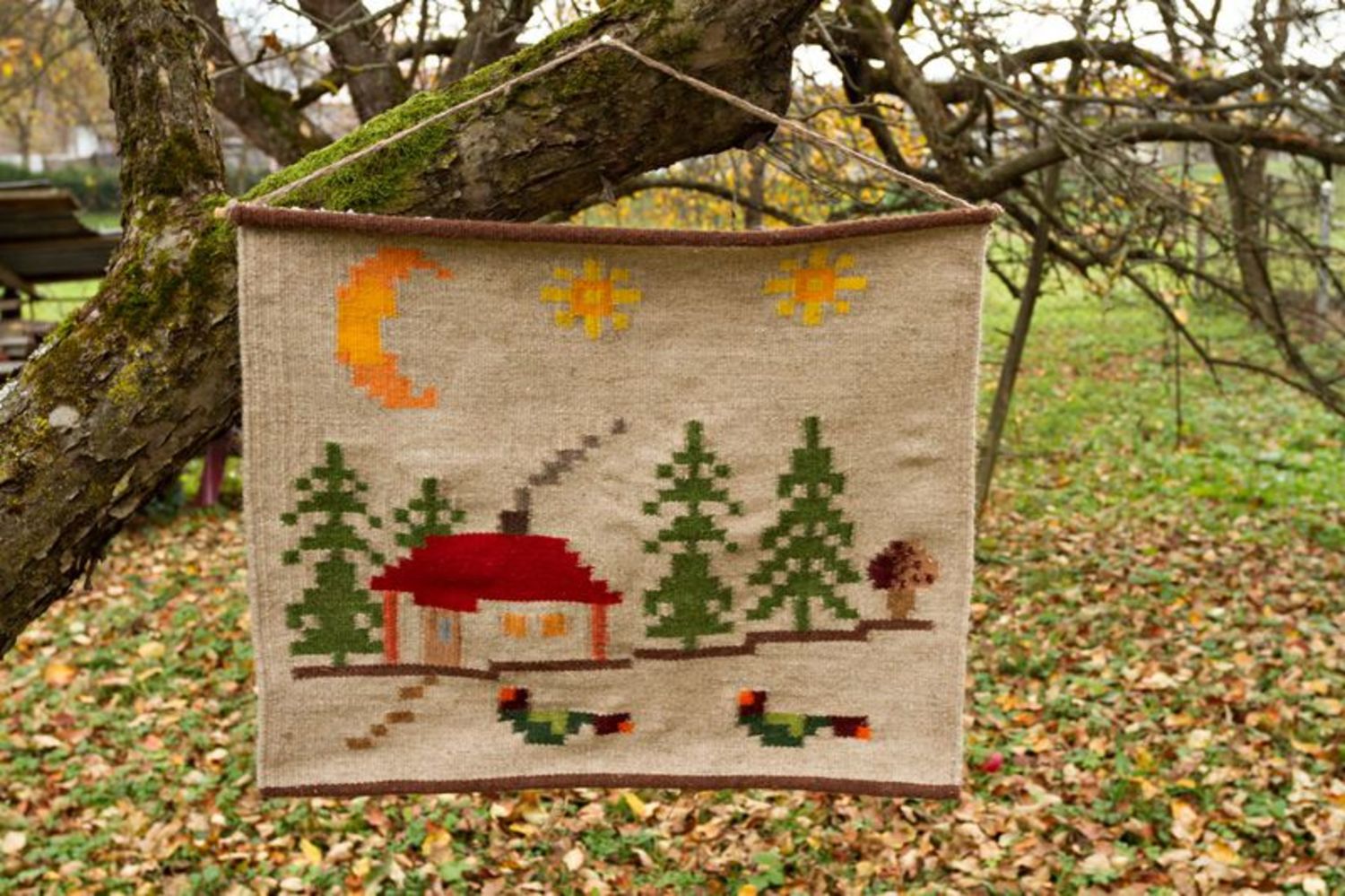 Embroidered wool tapestry photo 3