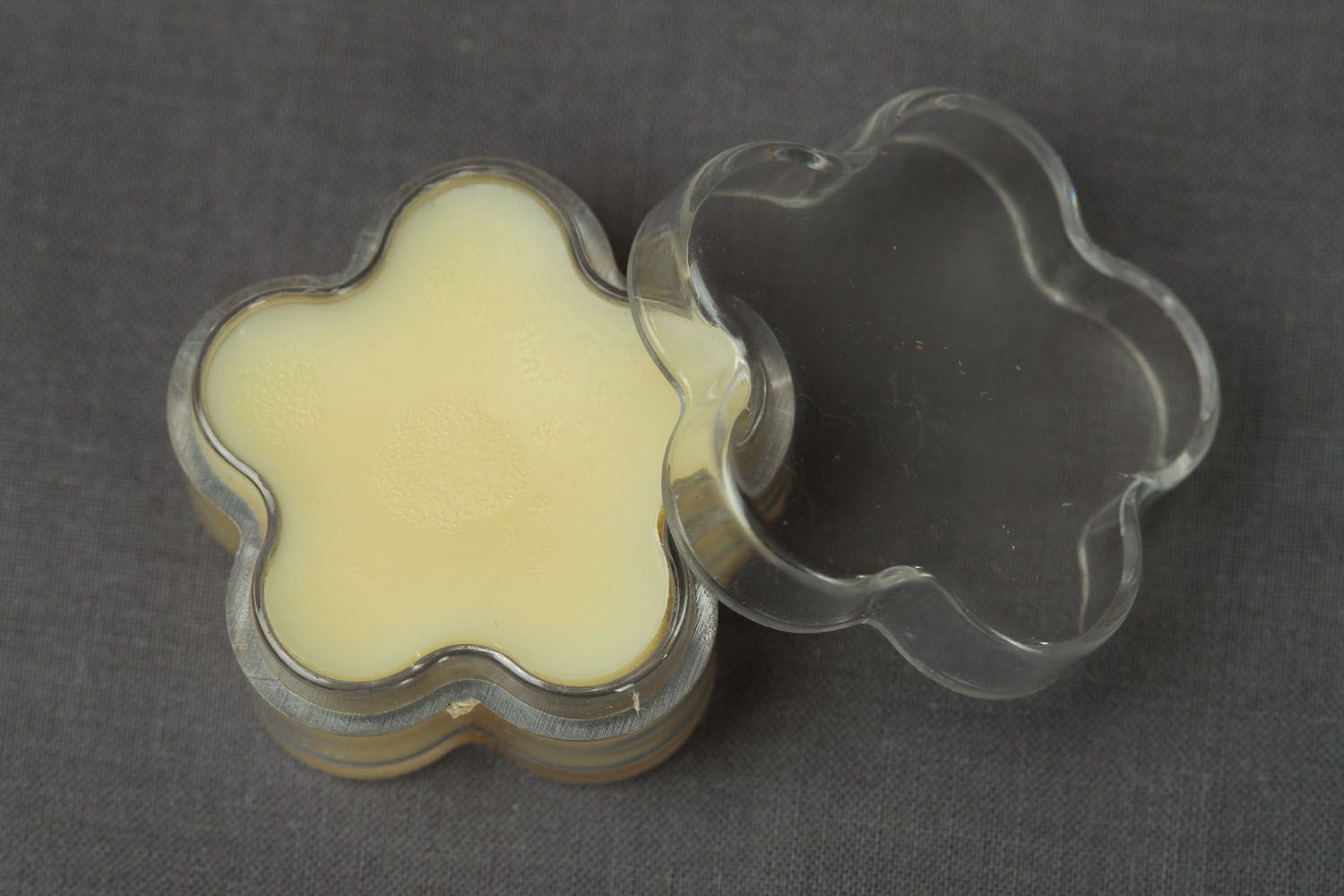 Solid perfume with citrus aroma photo 1