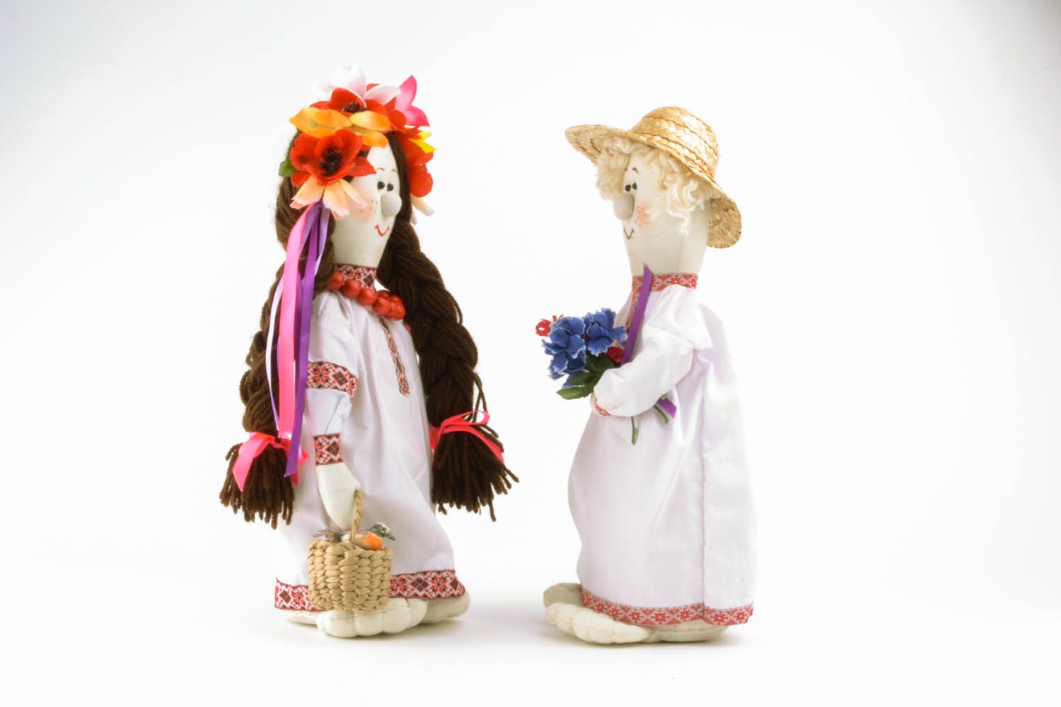 Jouet artisanal, deux poupées en vêtement traditionnel ukrainien   photo 3