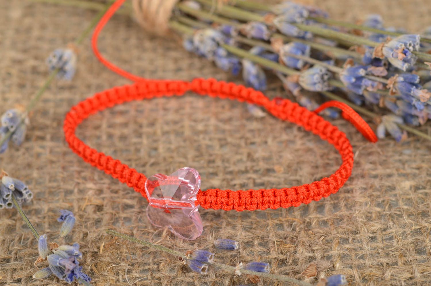 Bracelet tressé de lacet ciré rouge avec perle en plastique fait main réglable photo 1