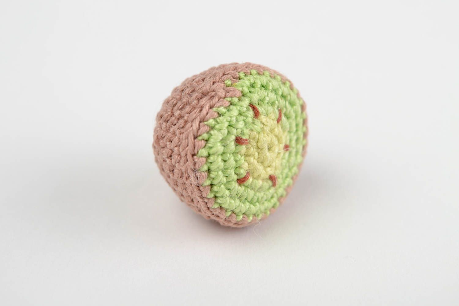 Fruta tejida a crochet juguete artesanal regalo original kiwi bonito y adorable foto 3