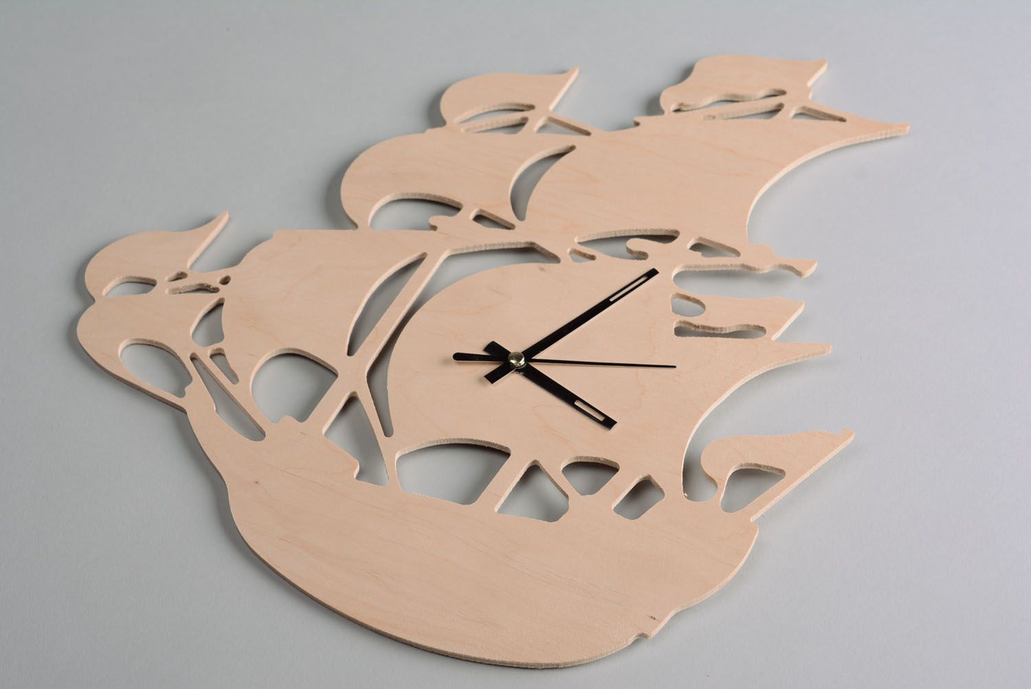 Horloge en bois brut à décorer Voilier fait main photo 1