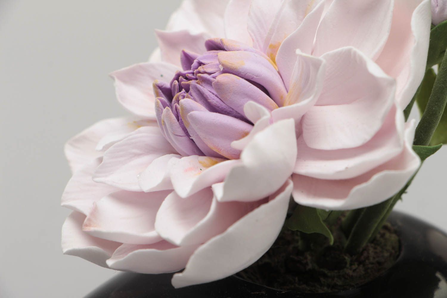 Искусственный цветок из полимерной глины георгин ручной работы для декора дома фото 4