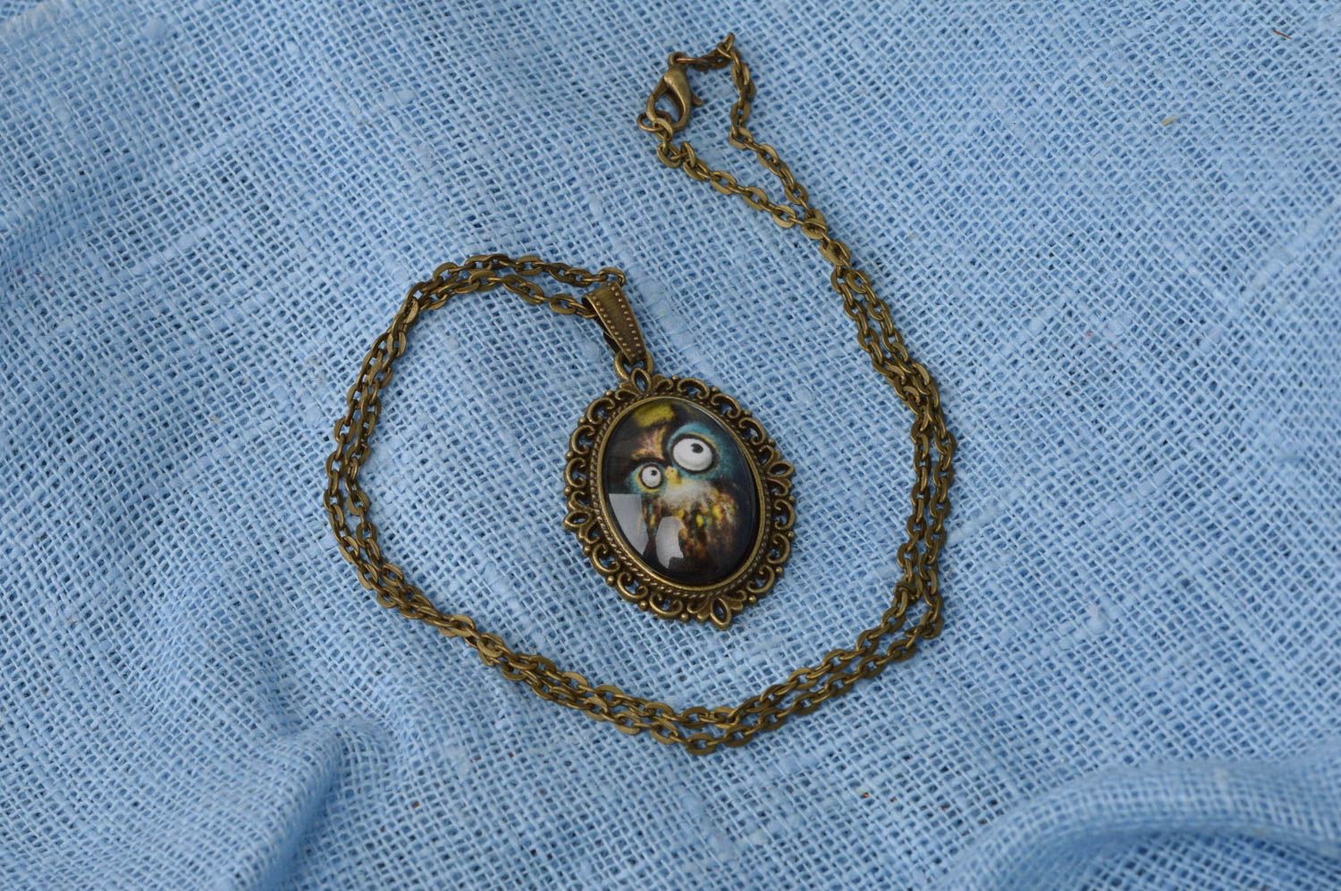Handmade pendant made of glass and metal in a vintage style Owl is listening  photo 1