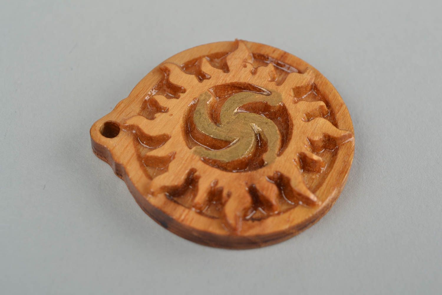 Handmade natural wood small round Slavic protective amulet pendant varnished photo 4