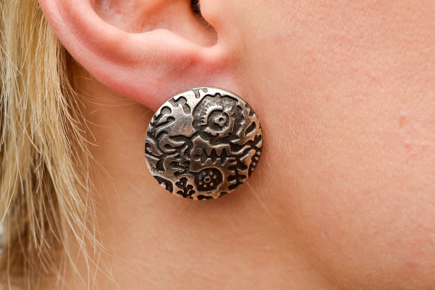 Stylish handmade metal earrings handmade accessories for girls metal craft photo 2