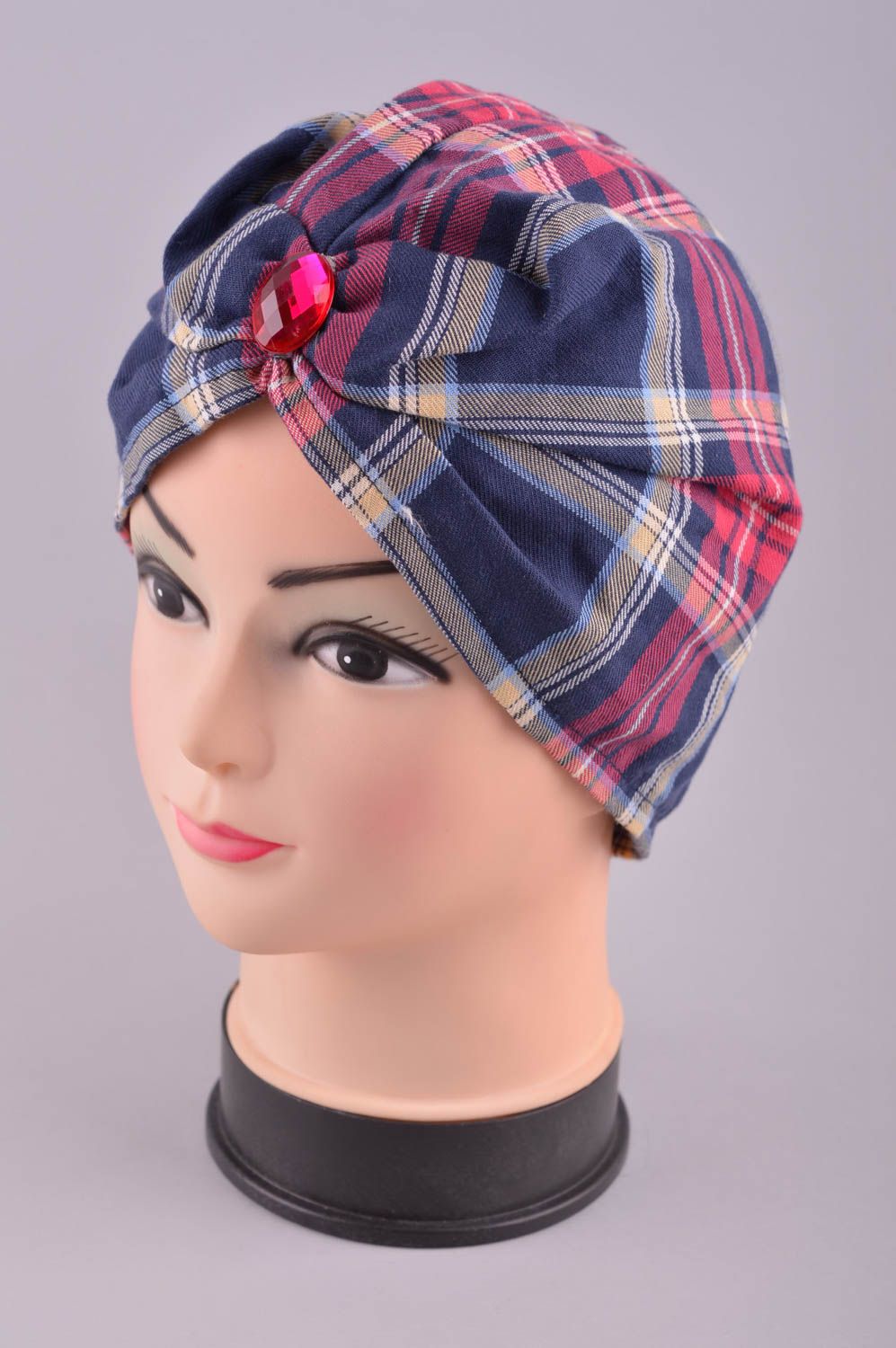 Bonnet tissu Chapeau fait main chaud à carreaux Vêtement femme cadeau design photo 1