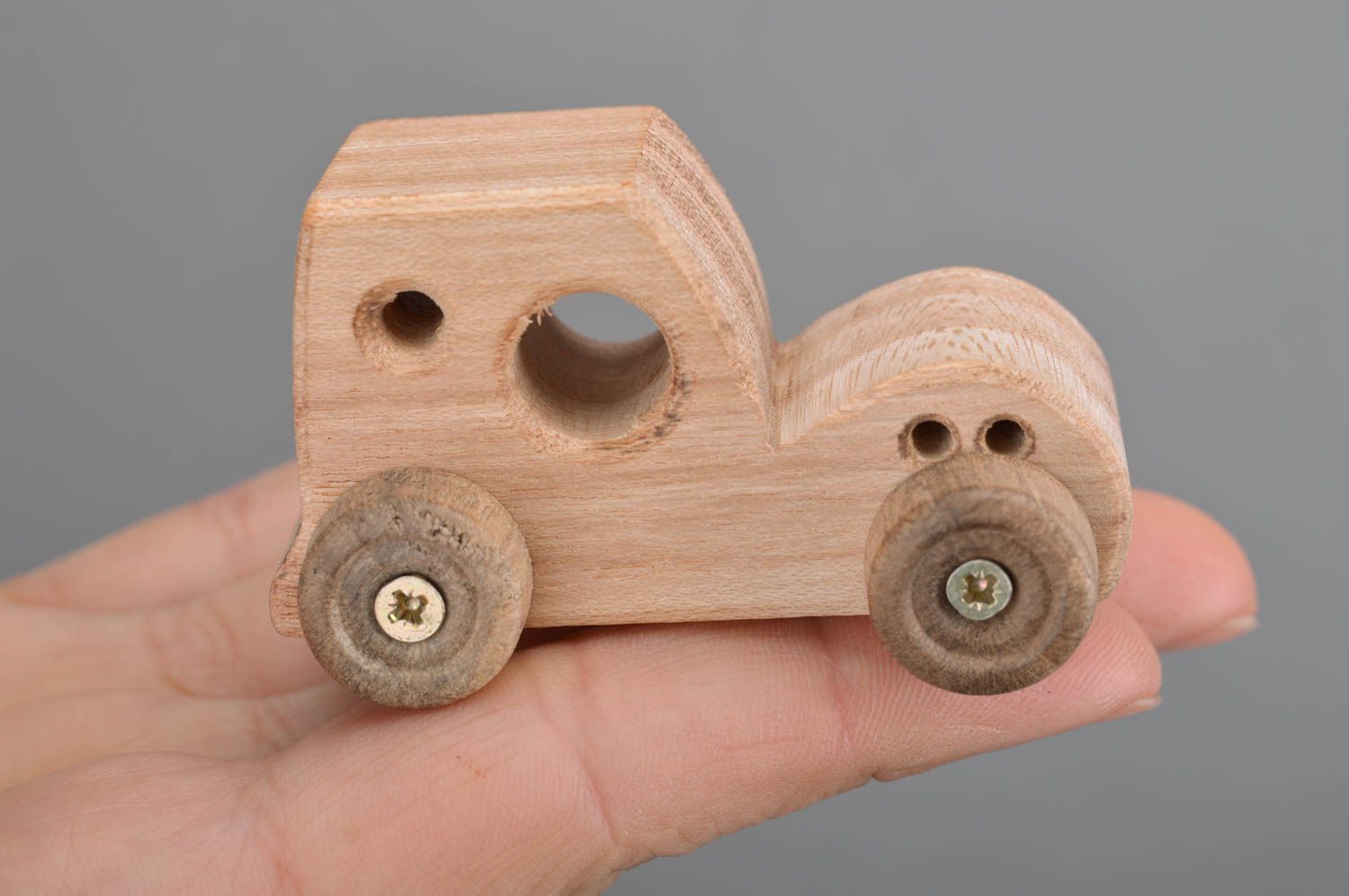 Petit jouet voiture en bois écologique fait main pour enfants à partir de 6 ans photo 3