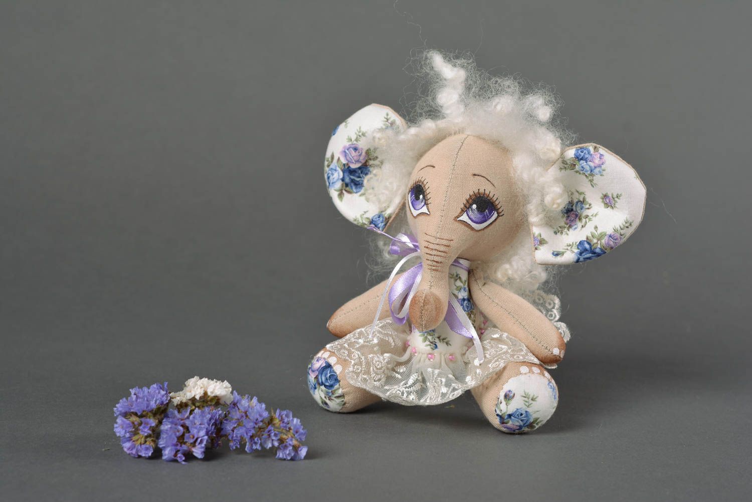Handmade Kuscheltier Elefant im Kleid Stoff Spielzeug Geschenk für Kinder  foto 1