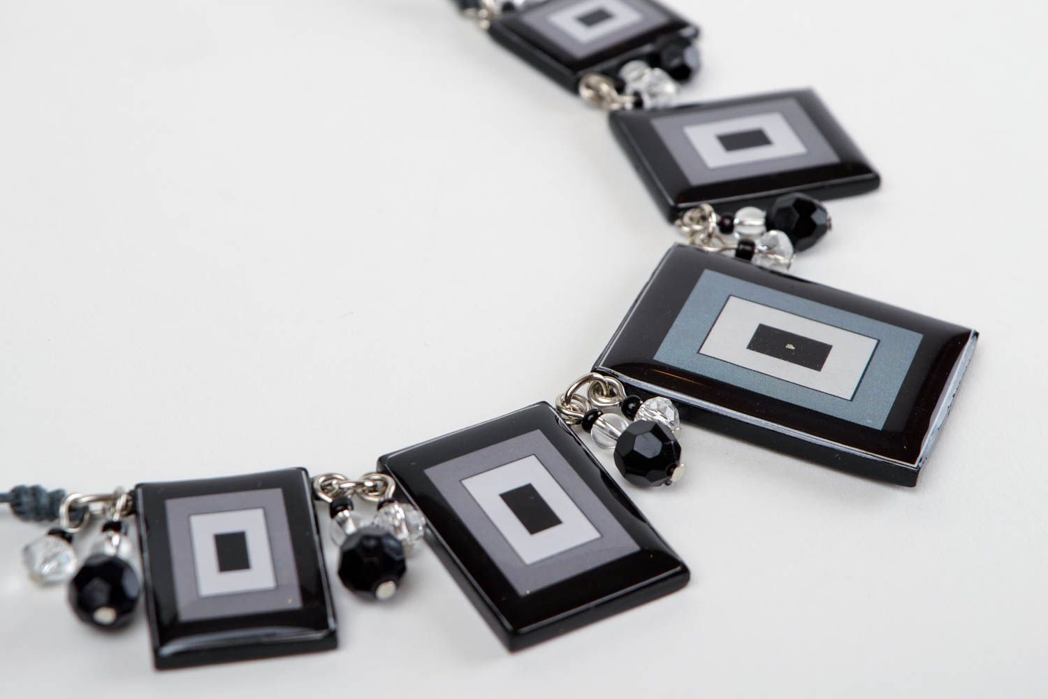 Handmade schwarzes Damen Collier Accessoire für Frauen Polymer Schmuck Geometrie foto 3
