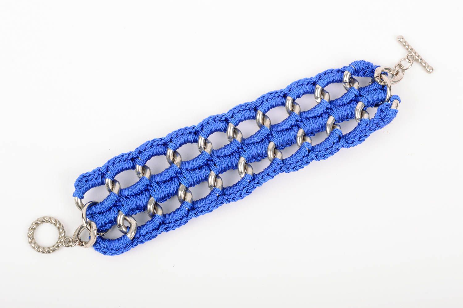 Голубой плетеный браслет из шелковых ниток ручной работы для настоящих модниц фото 4