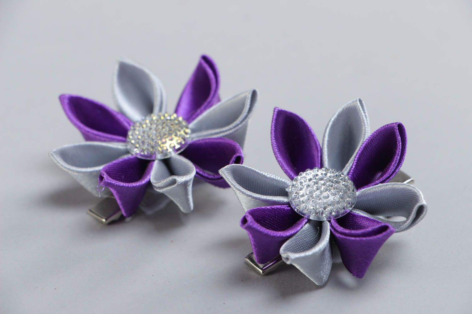 Set of handmade designer satin ribbon flower hair clips 2 pieces photo 3