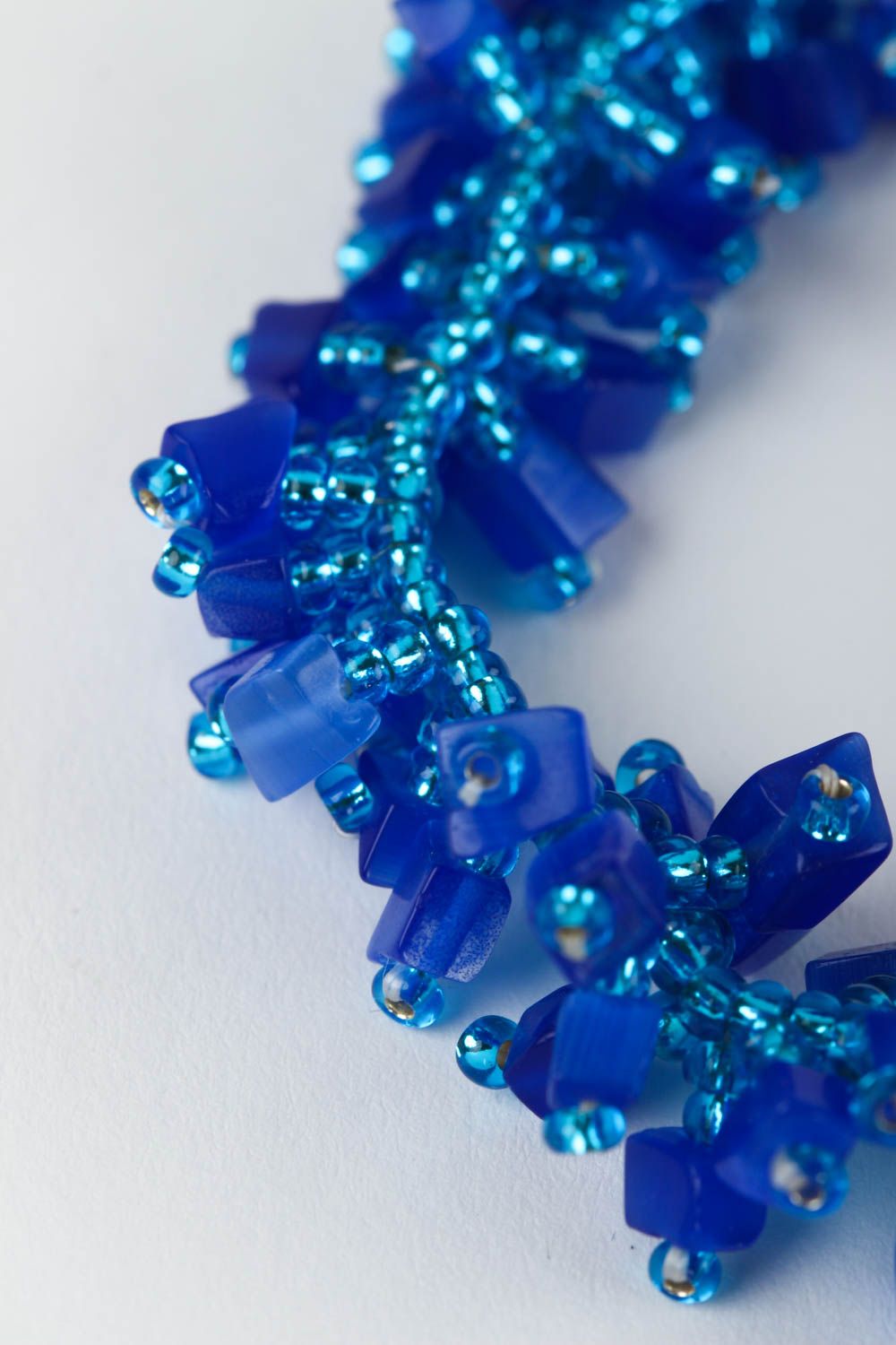 Handmade blaues Armband mit Steinen Designer Schmuck Frauen Accessoire grell foto 3