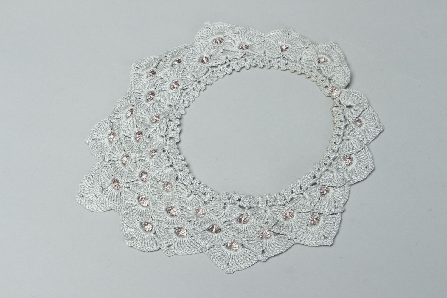 White crochet necklace with beads photo 1