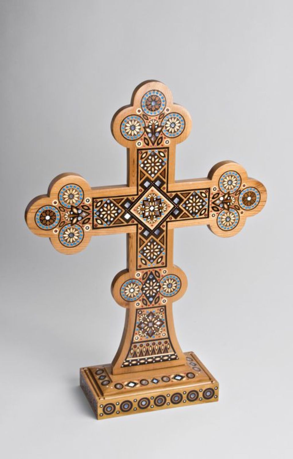 Настольный деревянный крест фото 2