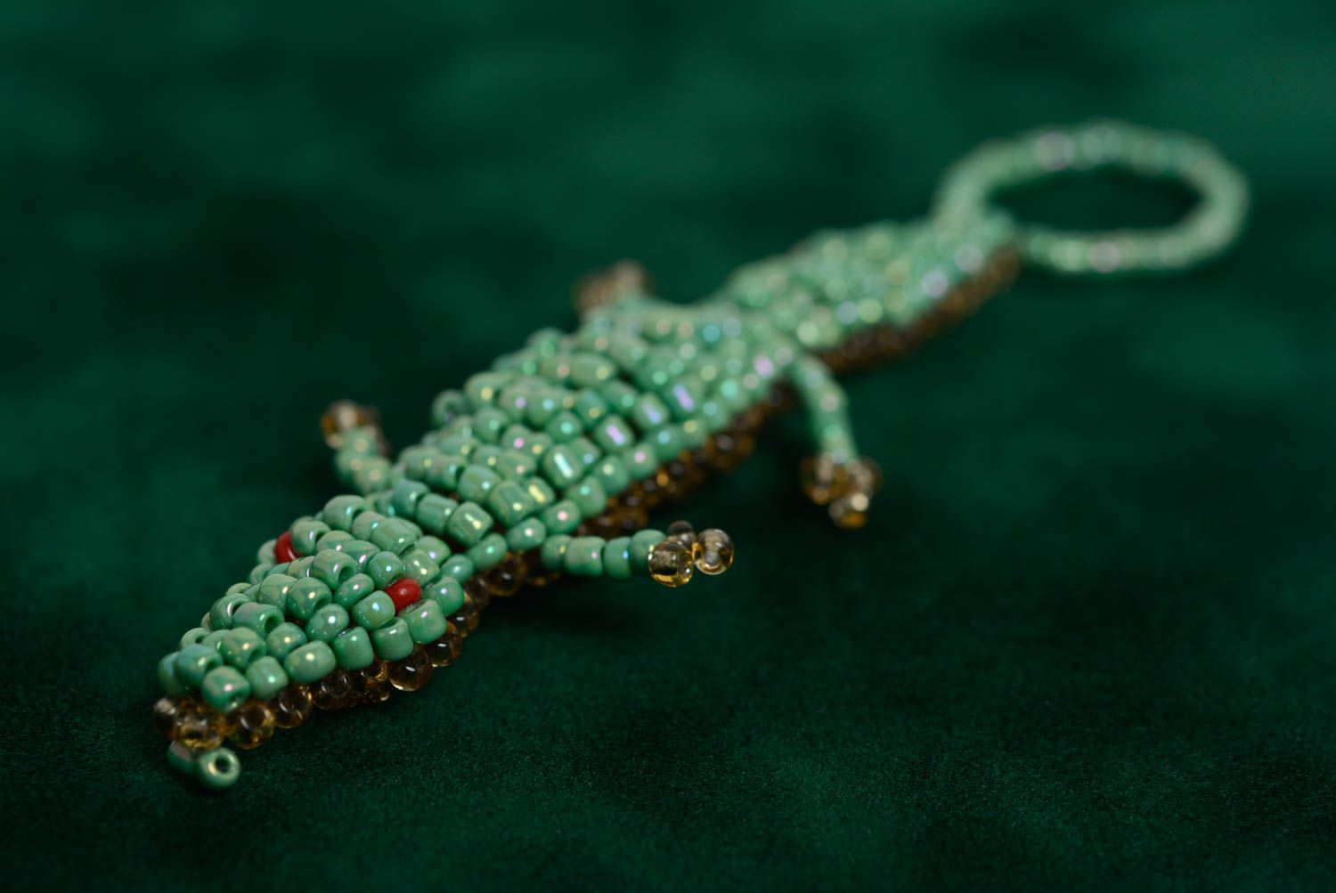Porte-clés Crocodile en perles de rocaille vert original pratique fait main photo 1