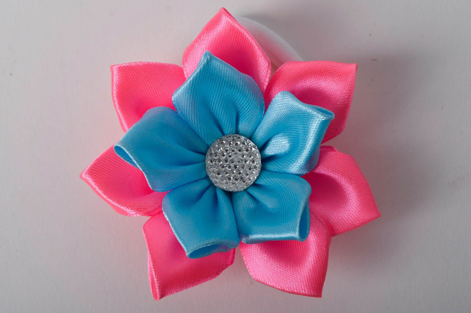 Handmade Schmuck stilvoller Haargummi in Rosa und Blau Blumen Haargummi schön foto 4