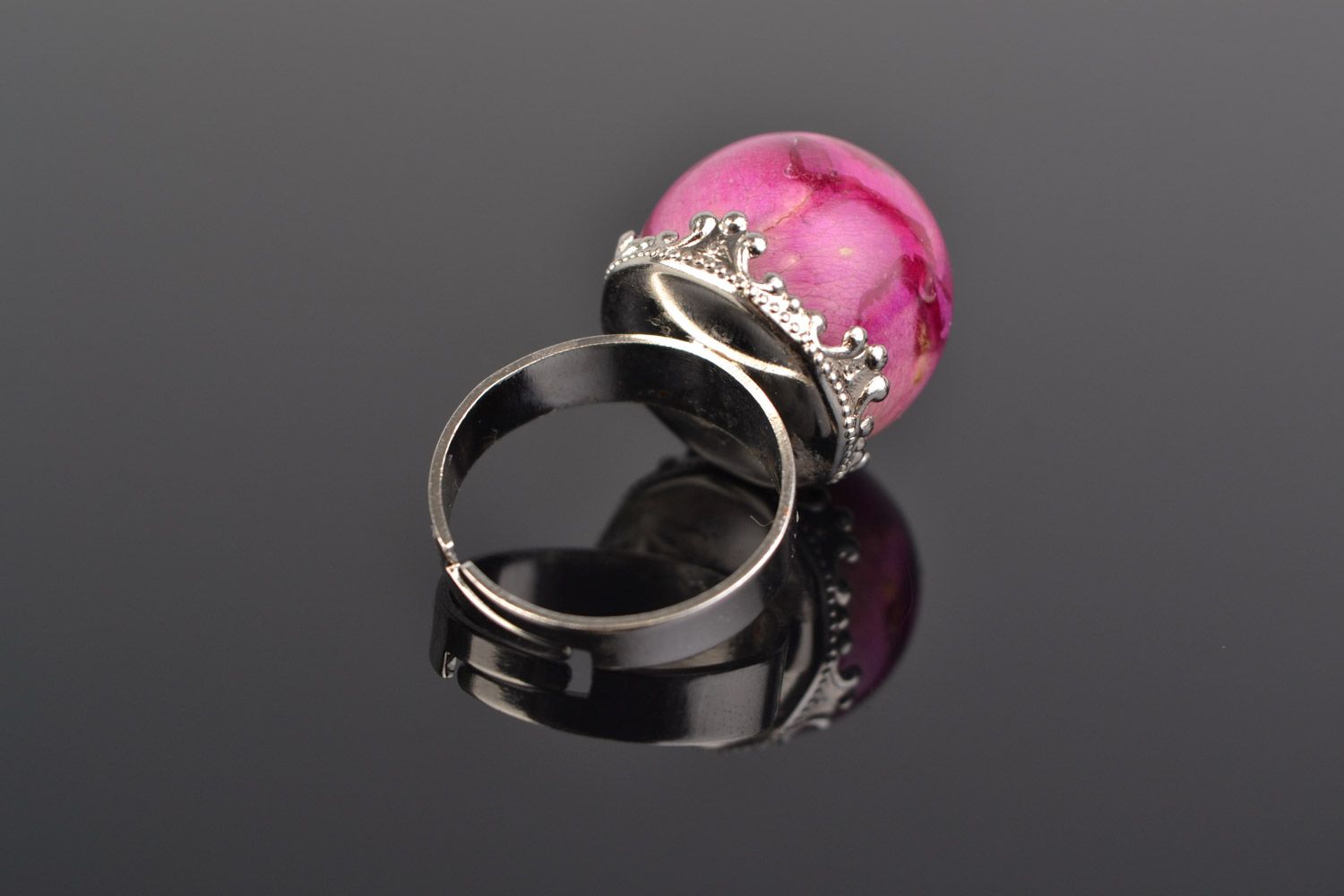 Handmade botanical ring of adjustable size with rose coated with epoxy  photo 3
