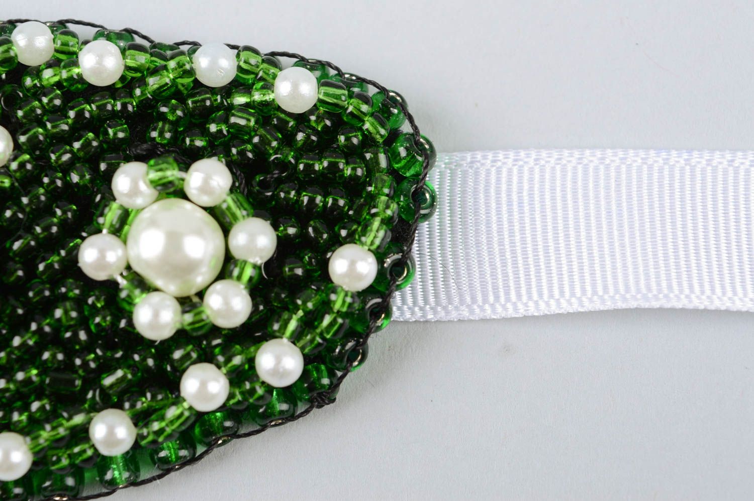 Колье из бисера украшение ручной работы жемчужное украшение зеленое с белым фото 4