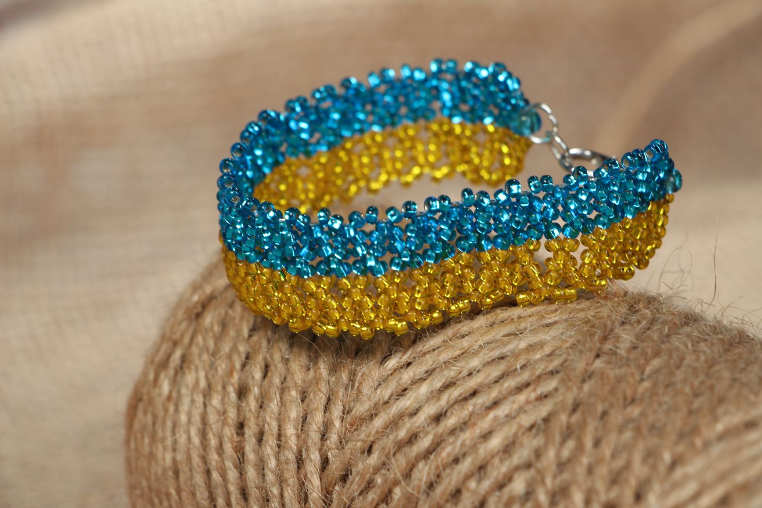 Beaded wrist bracelet Blue and Yellow photo 4