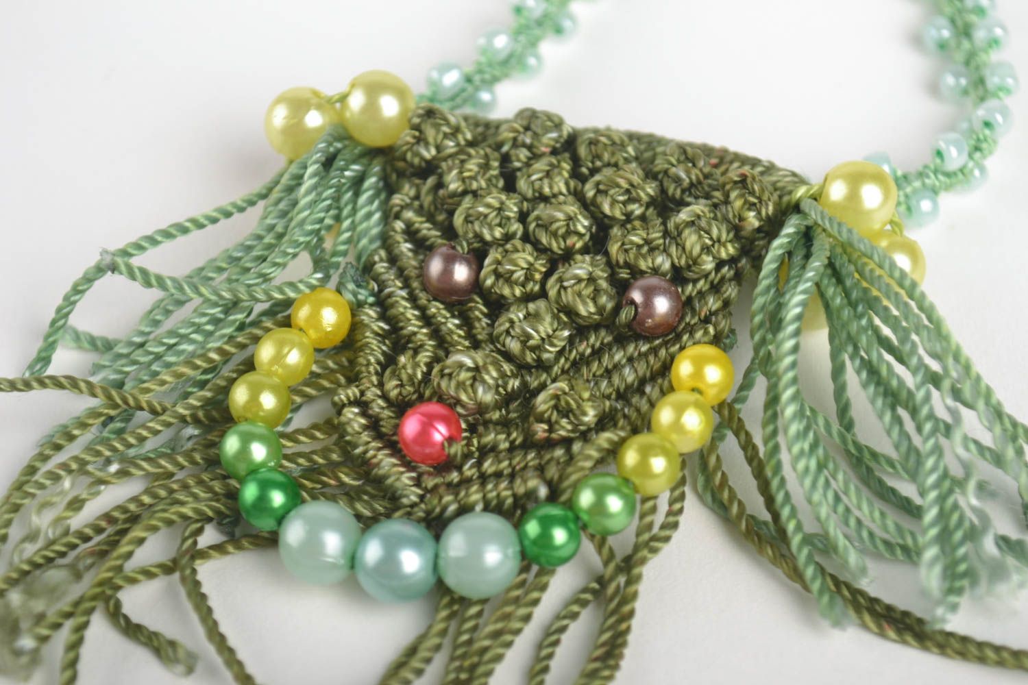 Pendentif macramé Bijou fait main vert perles de rocaille fils Cadeau femme photo 2