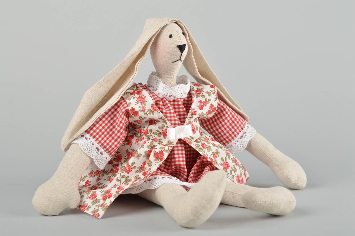 Peluche animal faite main Jouet en tissu lapine en robe Cadeau enfant original photo 1